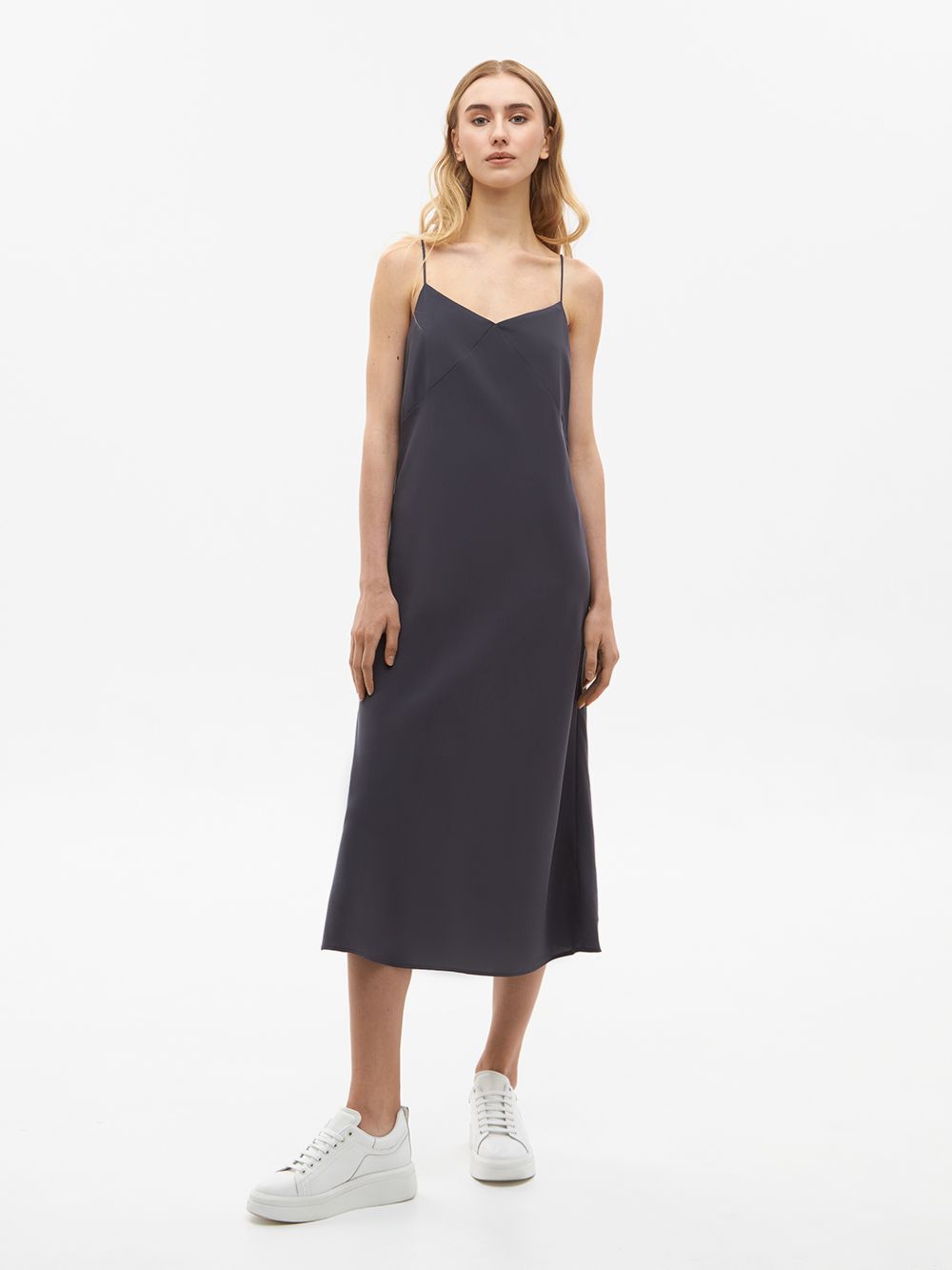 Лёгкое актуальное платье-комбинация ASPEN из экологичного модала. Изображение 3