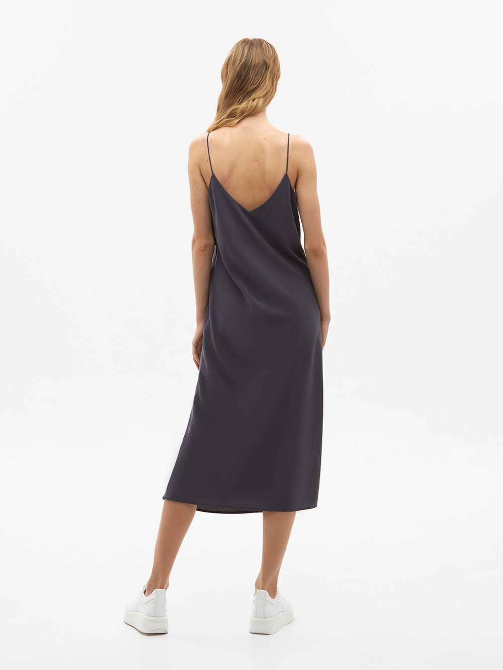 Лёгкое актуальное платье-комбинация ASPEN из экологичного модала. Изображение 5