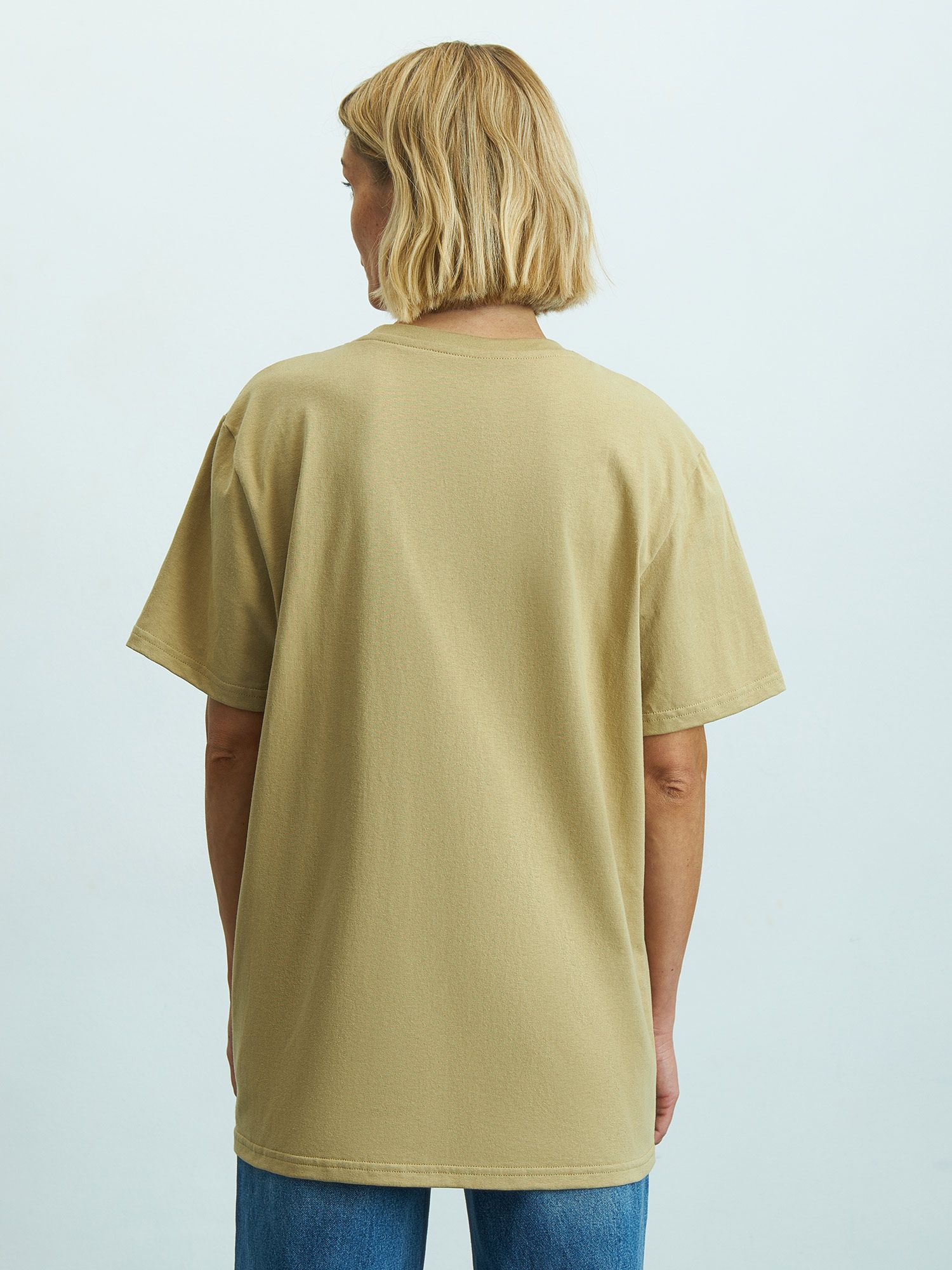 изображение классическая unisex-футболка полуприлегающего силуэта