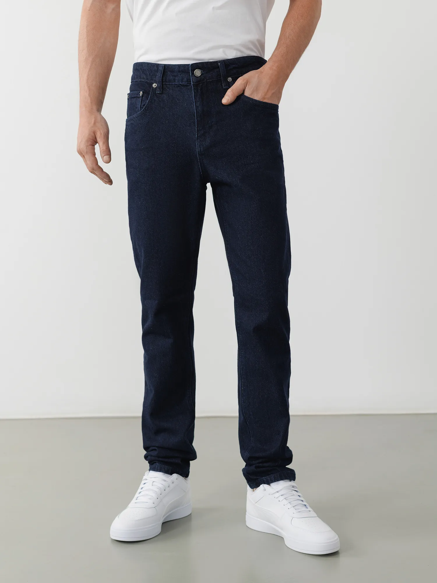 изображение джинсы tapered fit