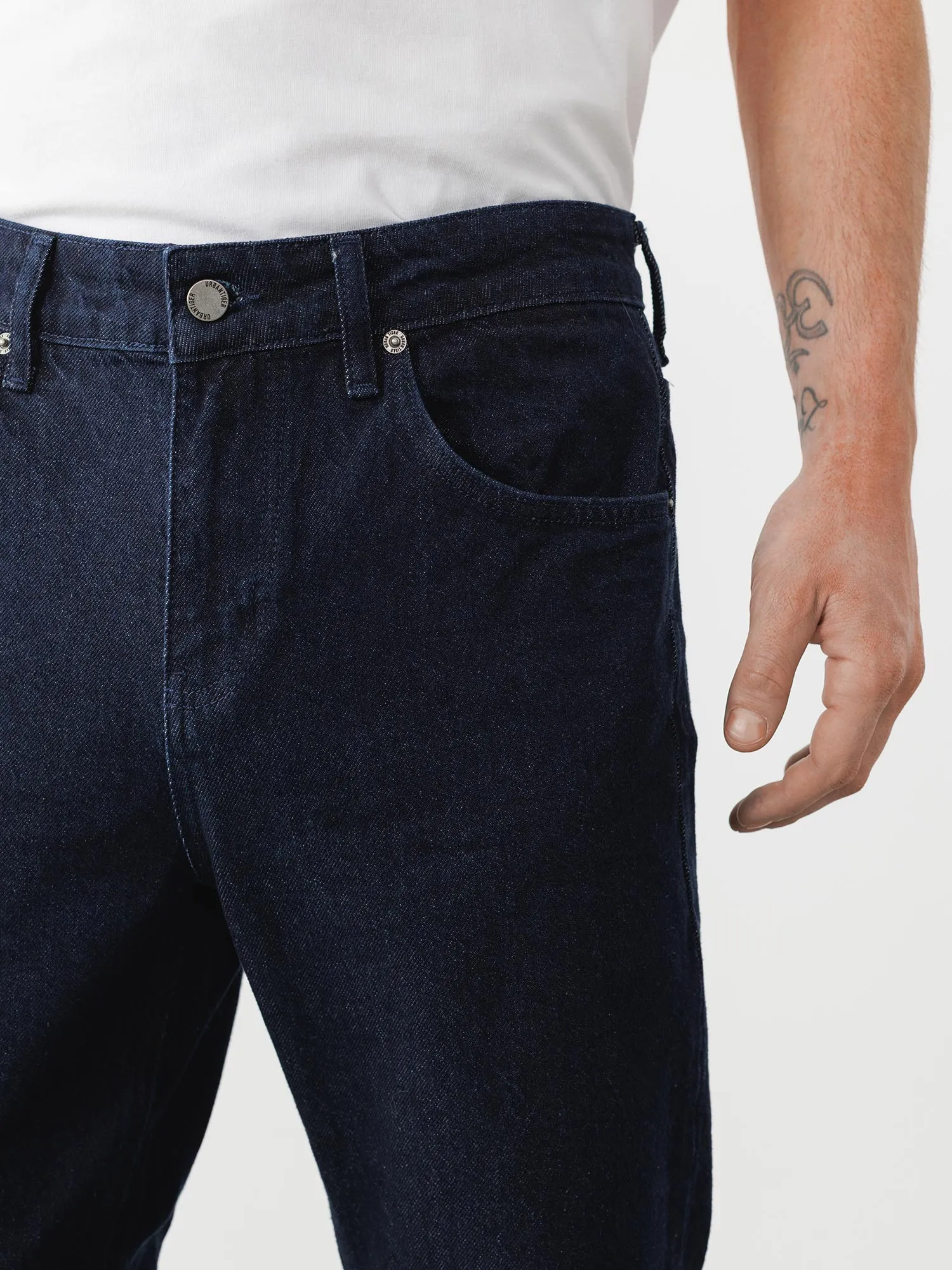 картинка джинсы tapered fit